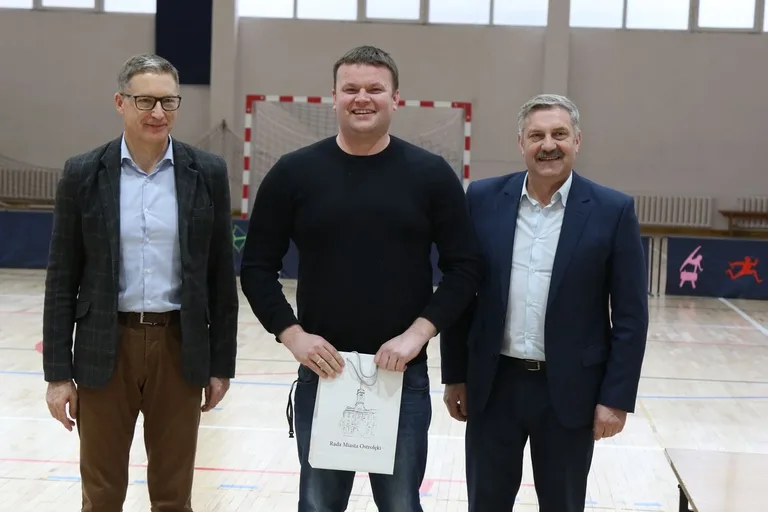 Puchalski z sukcesem w deblu (zdjęcia, wideo)