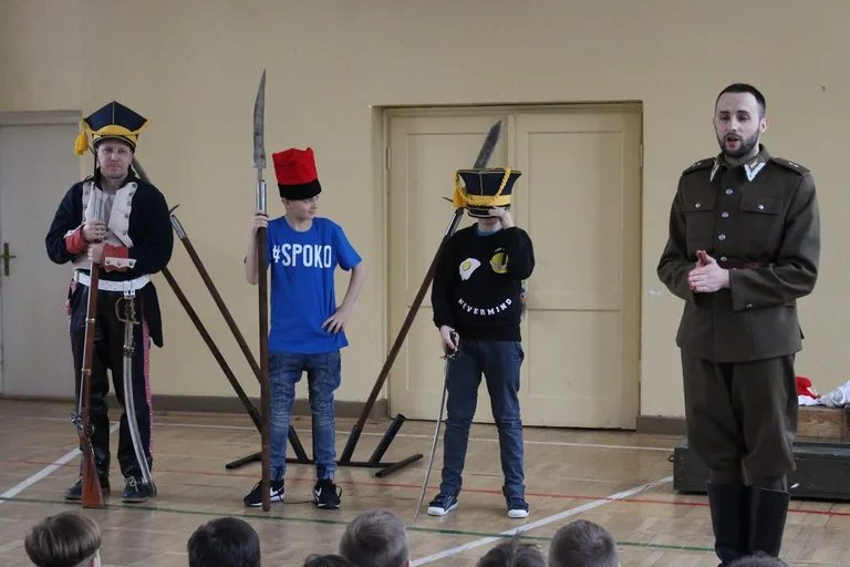 Ciekawa lekcja historii w "jedynce" (zdjęcia)
