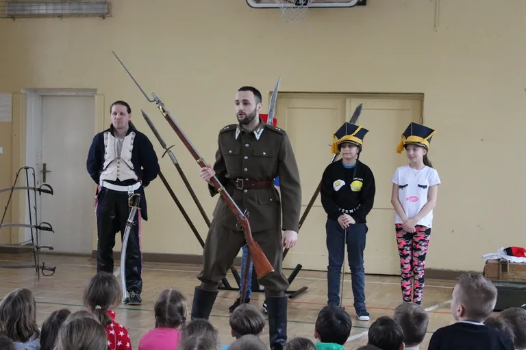 Ciekawa lekcja historii w "jedynce" (zdjęcia)