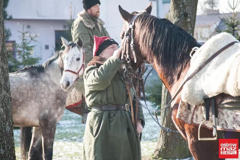 Rekonstruktorzy konno zawitali do Ostrowi Mazowieckiej (zdjęcia, wideo)