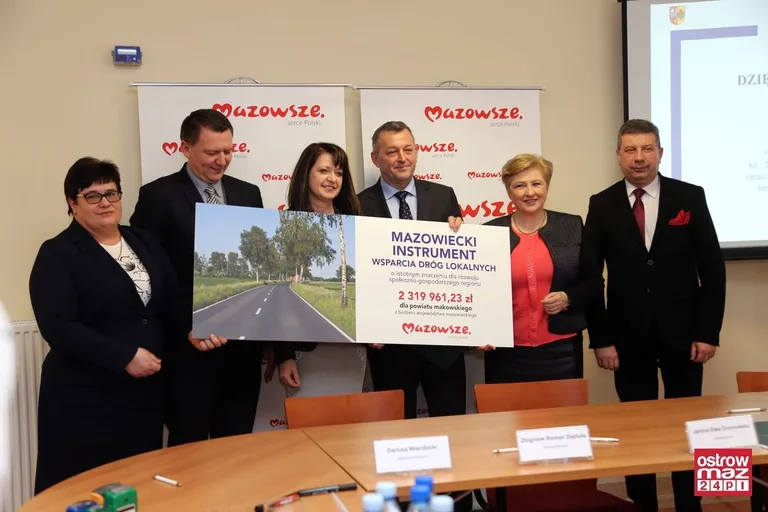 Prawie 2 mln zł dla powiatu ostrowskiego (zdjęcia)