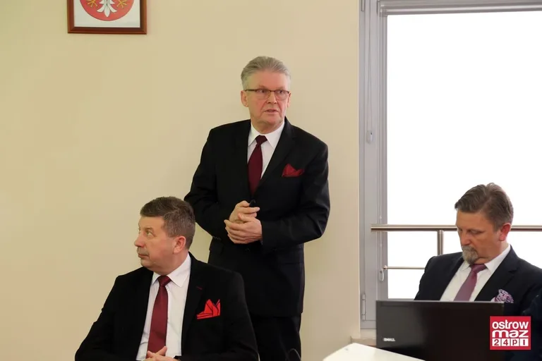 Prawie 2 mln zł dla powiatu ostrowskiego (zdjęcia)