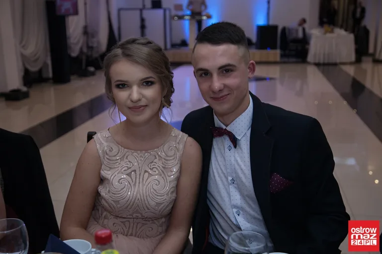 Studniówka maturzystów LO im. M. Kopernika (zdjęcia, wideo)