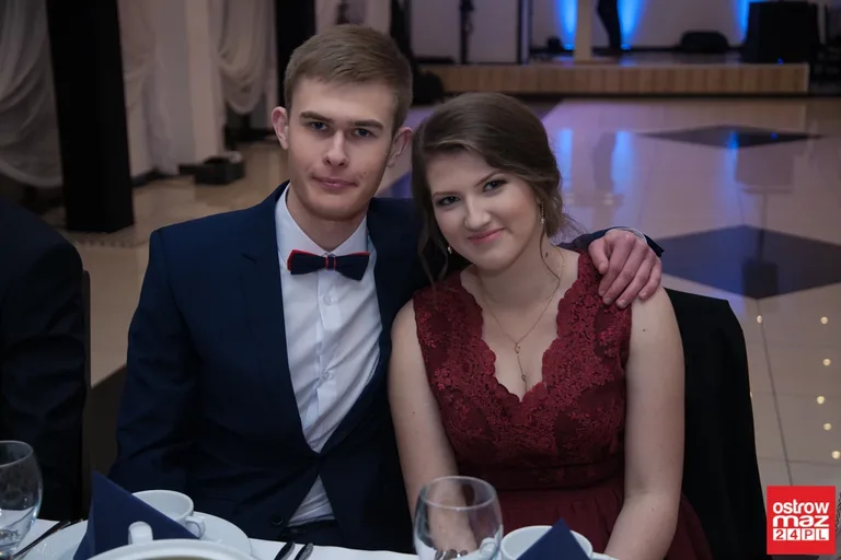 Studniówka maturzystów LO im. M. Kopernika (zdjęcia, wideo)