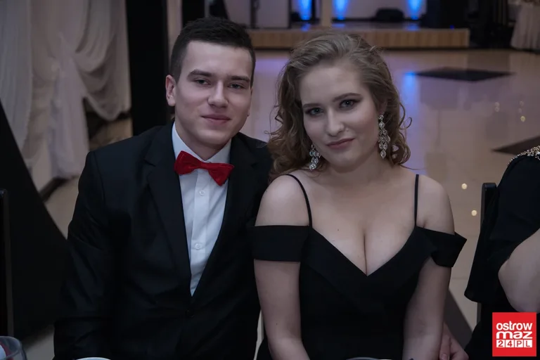 Studniówka maturzystów LO im. M. Kopernika (zdjęcia, wideo)