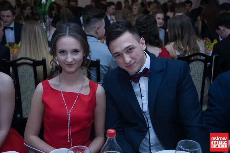 Studniówka maturzystów LO im. M. Kopernika (zdjęcia, wideo)