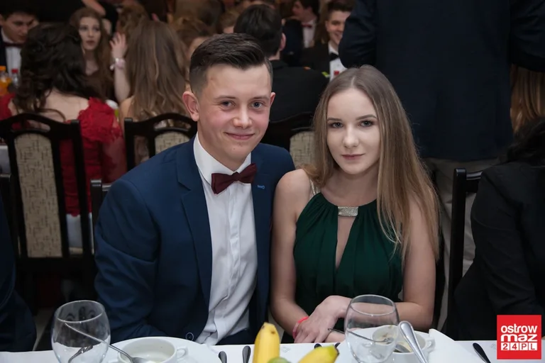 Studniówka maturzystów LO im. M. Kopernika (zdjęcia, wideo)