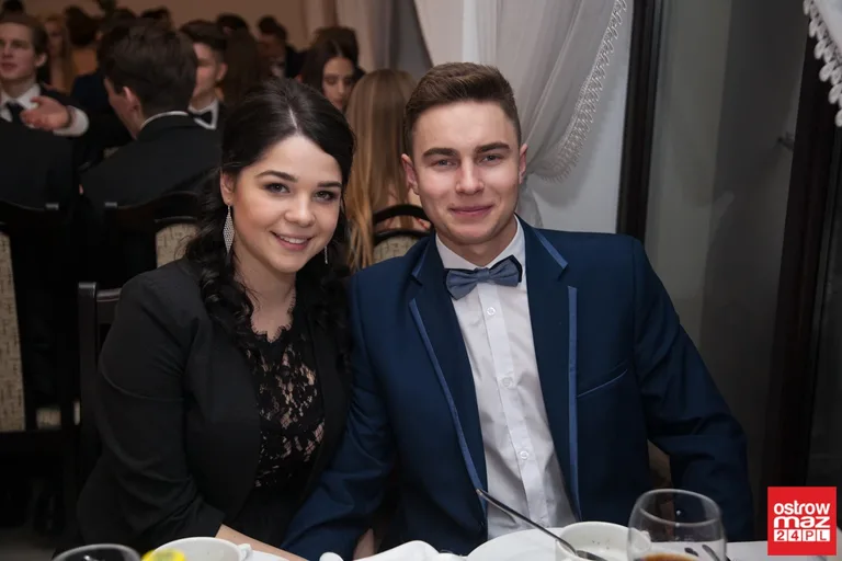 Studniówka maturzystów LO im. M. Kopernika (zdjęcia, wideo)