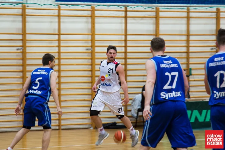 Sokół zdominowany przez Księżaka Łowicz (zdjęcia, wideo)