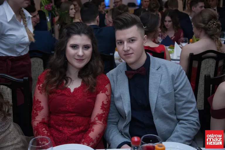 Studniówka maturzystów LO im. M. Kopernika (zdjęcia, wideo)