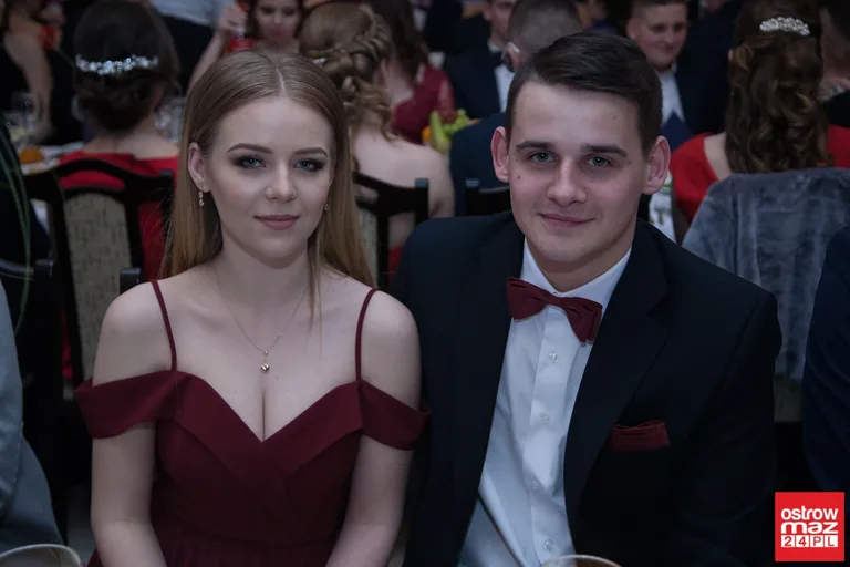 Studniówka maturzystów LO im. M. Kopernika (zdjęcia, wideo)
