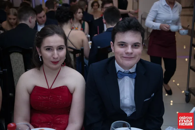 Studniówka maturzystów LO im. M. Kopernika (zdjęcia, wideo)