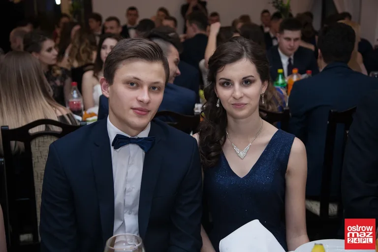 Studniówka maturzystów LO im. M. Kopernika (zdjęcia, wideo)