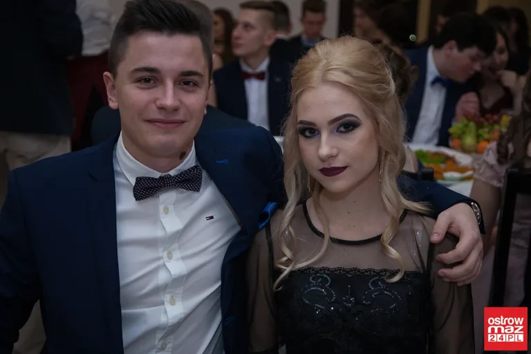Studniówka maturzystów LO im. M. Kopernika (zdjęcia, wideo)
