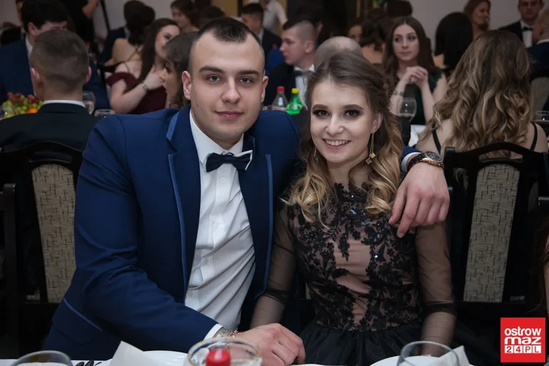 Studniówka maturzystów LO im. M. Kopernika (zdjęcia, wideo)