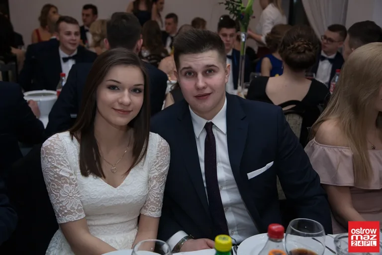 Studniówka maturzystów LO im. M. Kopernika (zdjęcia, wideo)