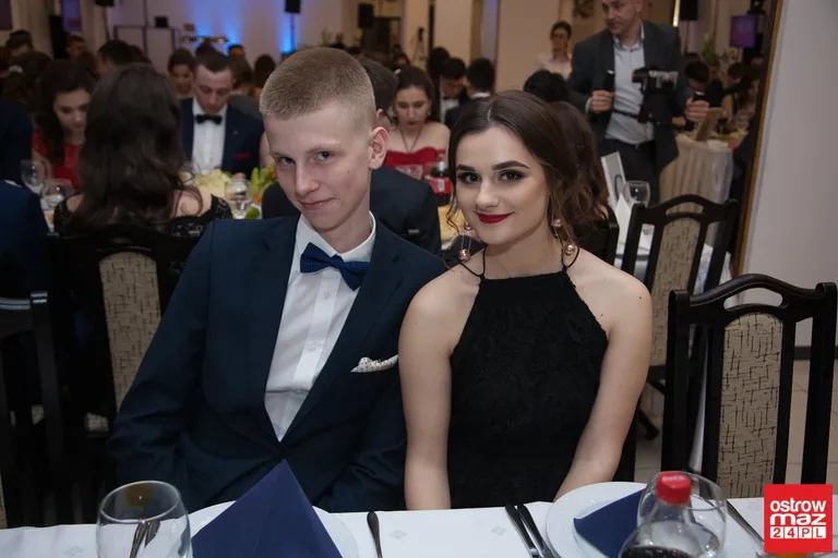 Studniówka maturzystów LO im. M. Kopernika (zdjęcia, wideo)