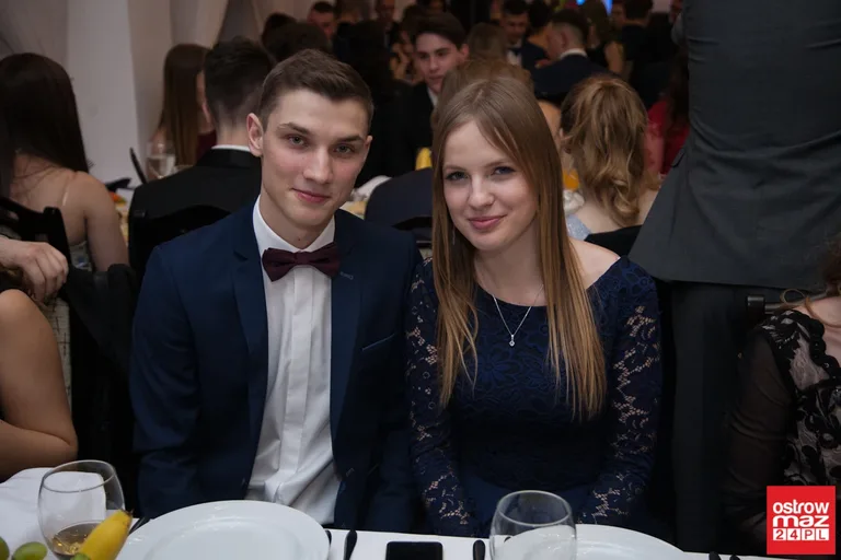 Studniówka maturzystów LO im. M. Kopernika (zdjęcia, wideo)