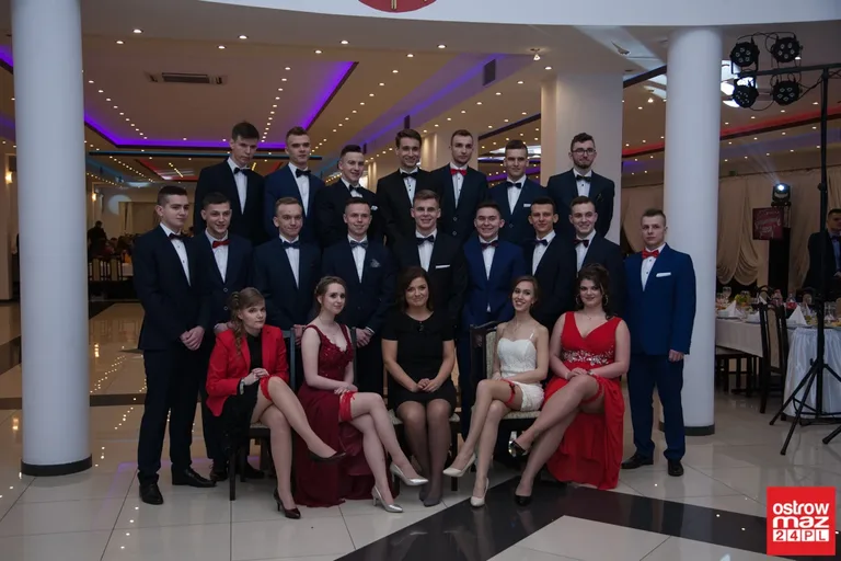 Studniówka maturzystów LO im. M. Kopernika (zdjęcia, wideo)