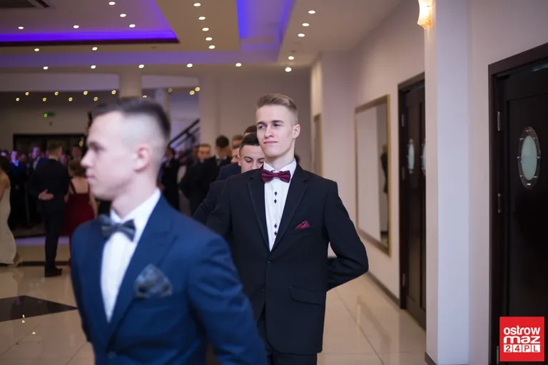 Studniówka maturzystów LO im. M. Kopernika (zdjęcia, wideo)