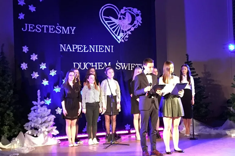 Spotkanie pracowników oświaty z biskupem Tadeuszem Bronakowskim (zdjęcia)