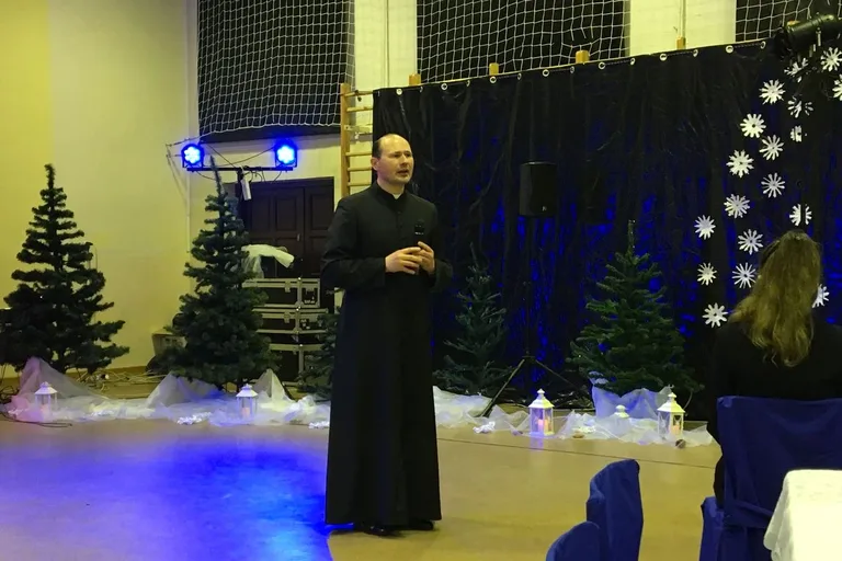 Spotkanie pracowników oświaty z biskupem Tadeuszem Bronakowskim (zdjęcia)