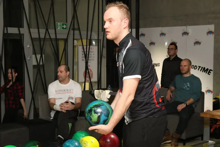 Brzostek tuż za podium w bowlingu (zdjęcia, wideo)
