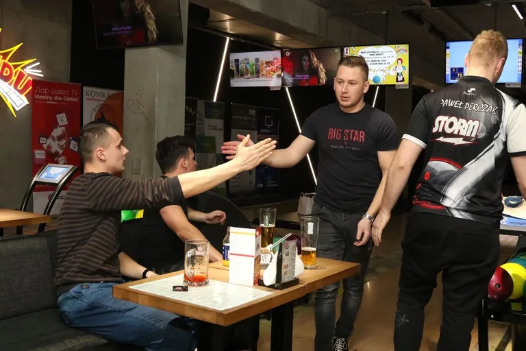 Brzostek tuż za podium w bowlingu (zdjęcia, wideo)