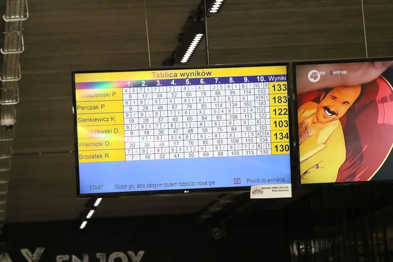 Brzostek tuż za podium w bowlingu (zdjęcia, wideo)