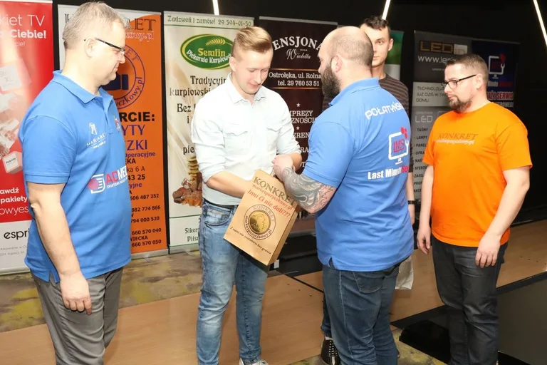 Brzostek tuż za podium w bowlingu (zdjęcia, wideo)