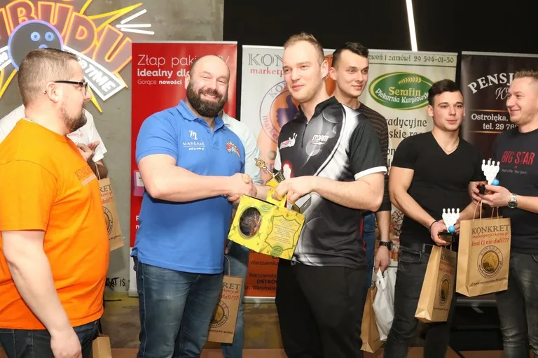 Brzostek tuż za podium w bowlingu (zdjęcia, wideo)