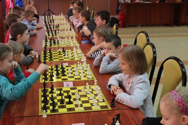 Szachowa rywalizacja dzieci w gminie Andrzejewo (zdjęcia)