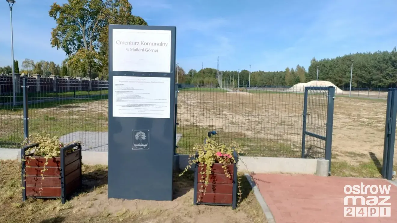 Otwarcie cmentarza komunalnego w Małkini Górnej. Fot. H. Chromińska