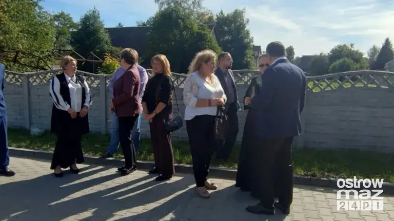 Otwarcie cmentarza komunalnego w Małkini Górnej. Fot. H. Chromińska