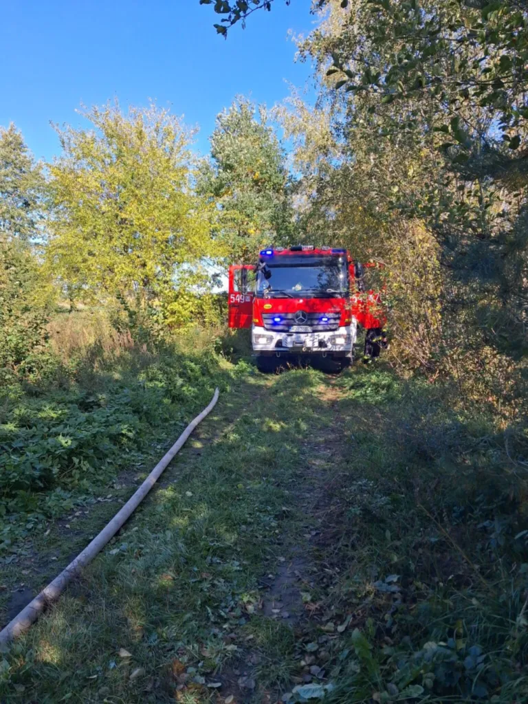 Tragiczny pożar w Uścianku Wielkim. Strażacy znaleźli zwłoki. Fot. OSP Zaręby Kościelne