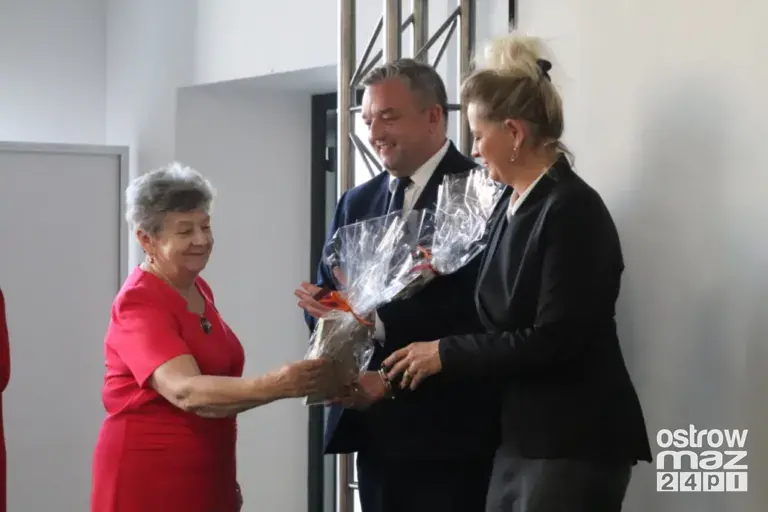 Uniwersytet Trzeciego Wieku w Ostrowi Mazowieckiej zainaugurował rok 2026/2027. Zobacz, co się działo (zdjęcia, wideo)