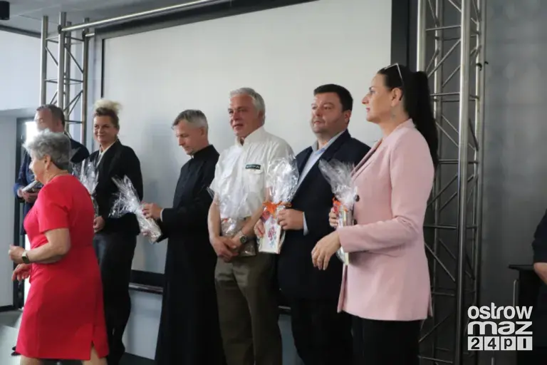 Uniwersytet Trzeciego Wieku w Ostrowi Mazowieckiej zainaugurował rok 2026/2027. Zobacz, co się działo (zdjęcia, wideo)