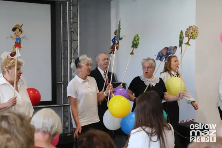 Uniwersytet Trzeciego Wieku w Ostrowi Mazowieckiej zainaugurował rok 2026/2027. Zobacz, co się działo (zdjęcia, wideo)