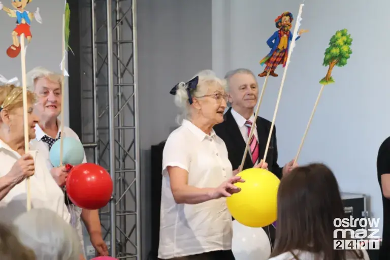 Uniwersytet Trzeciego Wieku w Ostrowi Mazowieckiej zainaugurował rok 2026/2027. Zobacz, co się działo (zdjęcia, wideo)