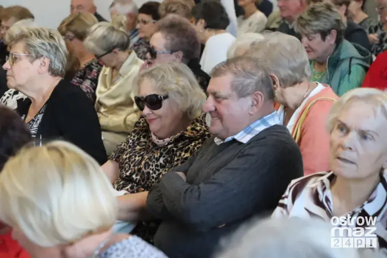 Uniwersytet Trzeciego Wieku w Ostrowi Mazowieckiej zainaugurował rok 2026/2027. Zobacz, co się działo (zdjęcia, wideo)