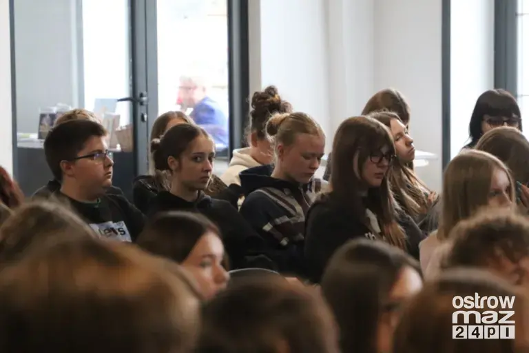 6. Ostrowiada Literacka trwa. W Starej Elektrowni rozmawiano o książkach, teatrze i Ostrowi (zdjęcia, wideo)