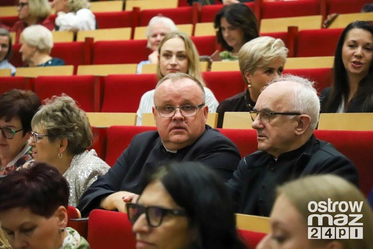 35 lat razem dla pacjentów. Pielęgniarki i położne świętowały w Ostrołęce