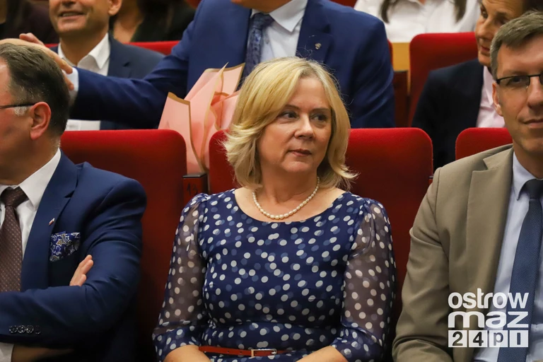 35 lat razem dla pacjentów. Pielęgniarki i położne świętowały w Ostrołęce