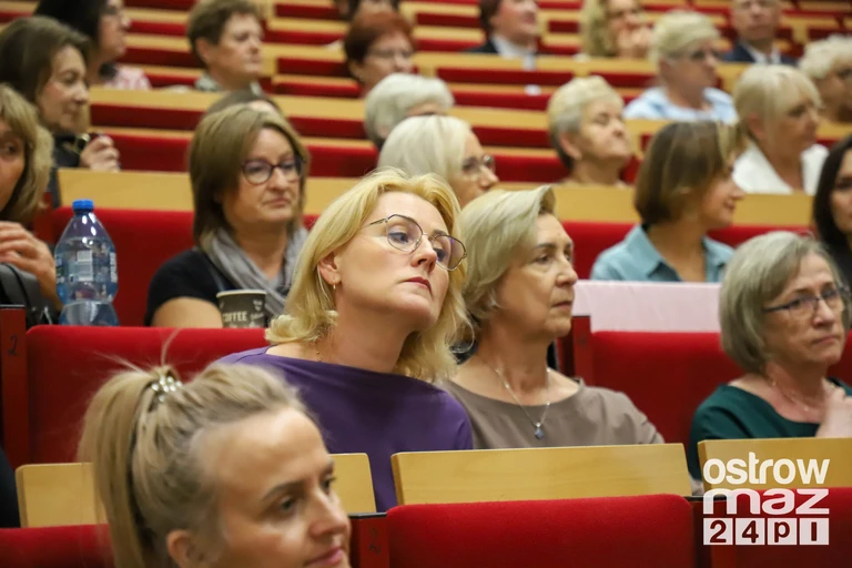 35 lat razem dla pacjentów. Pielęgniarki i położne świętowały w Ostrołęce