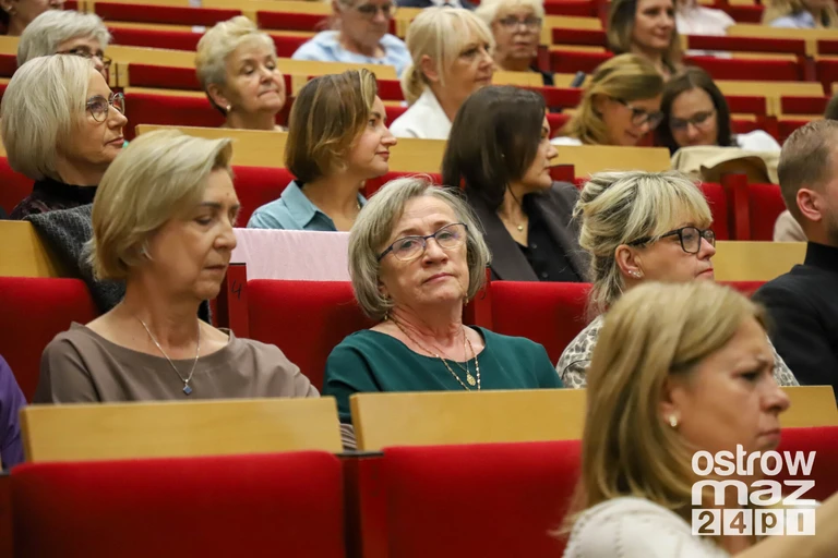 35 lat razem dla pacjentów. Pielęgniarki i położne świętowały w Ostrołęce
