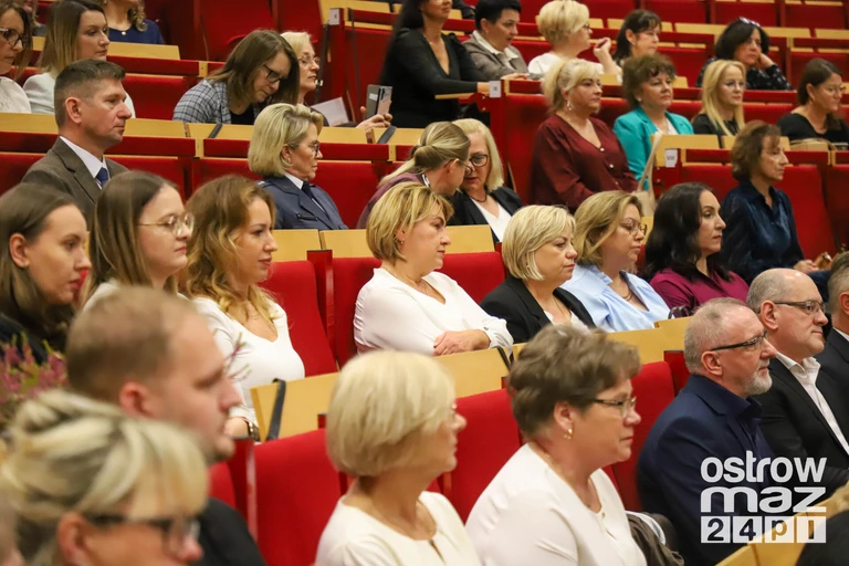 35 lat razem dla pacjentów. Pielęgniarki i położne świętowały w Ostrołęce