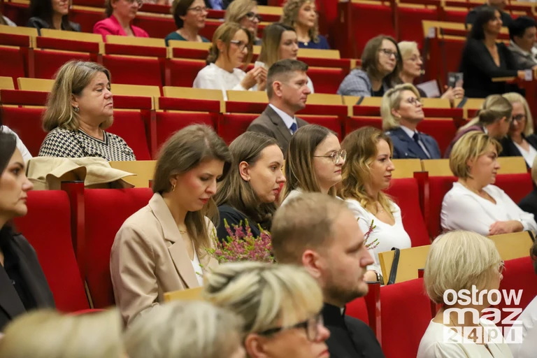 35 lat razem dla pacjentów. Pielęgniarki i położne świętowały w Ostrołęce