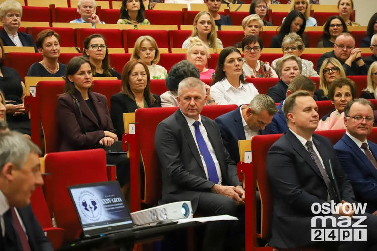 35 lat razem dla pacjentów. Pielęgniarki i położne świętowały w Ostrołęce