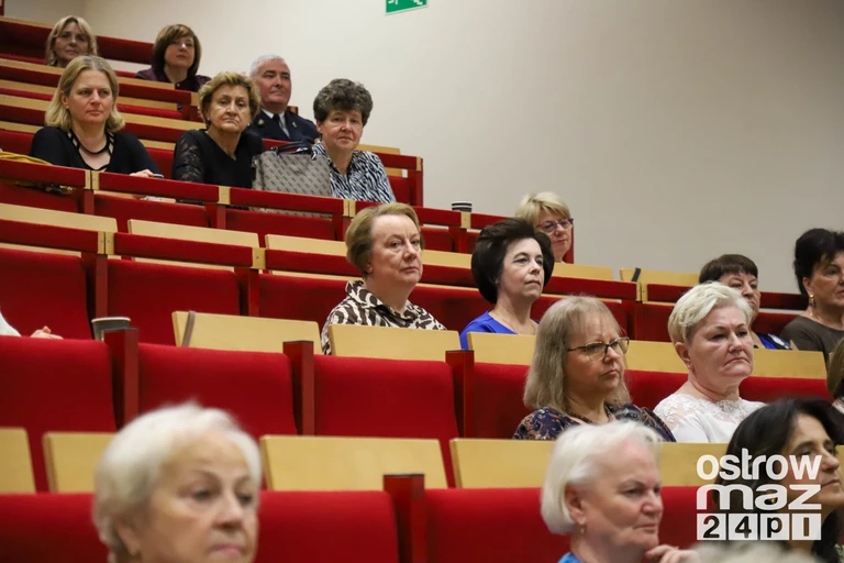 35 lat razem dla pacjentów. Pielęgniarki i położne świętowały w Ostrołęce