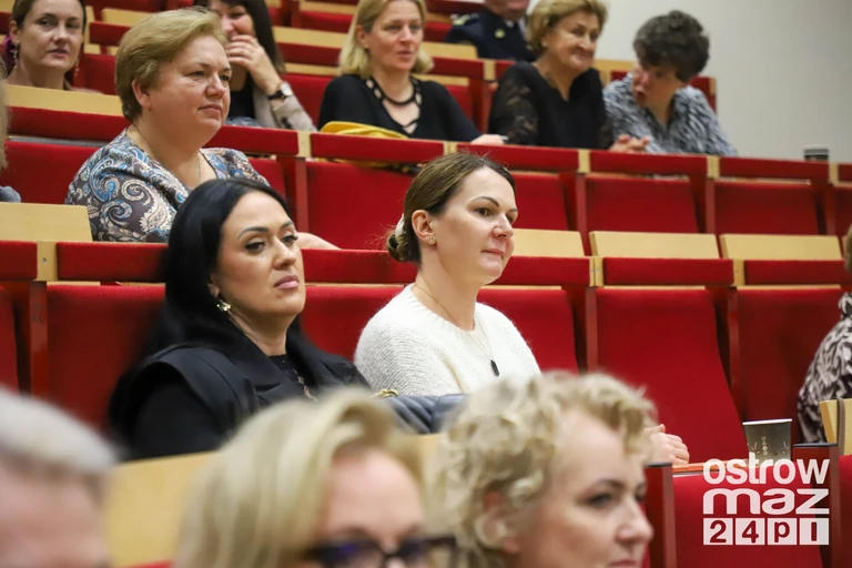 35 lat razem dla pacjentów. Pielęgniarki i położne świętowały w Ostrołęce